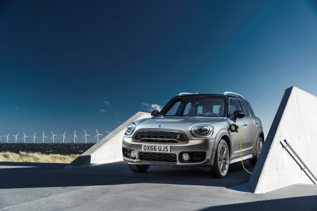 Nuova Mini Countryman plug-in hybrid 2017: prezzo, e consumi dell’ibrida [FOTO]
