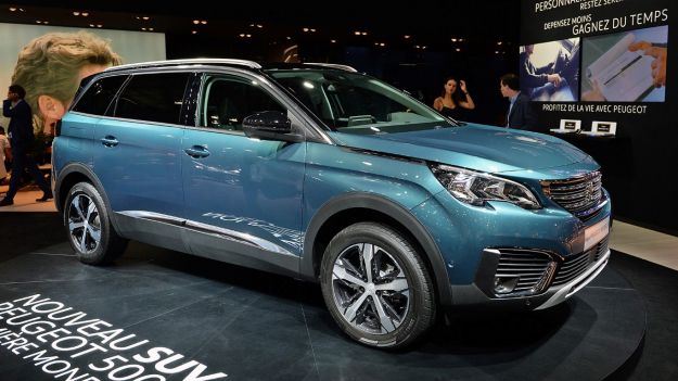 Nuova Peugeot 5008 2017: scheda tecnica e prezzi del crossover 7 posti [FOTO]
