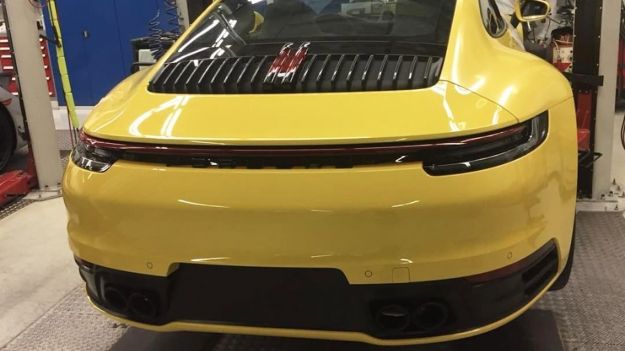 Nuova Porsche 911 2019: foto spia senza camuffature della prossima generazione