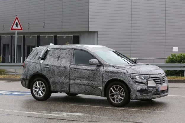 Nuova Renault Koleos 2016, le foto spia dell’erede su base Nissan [FOTO]