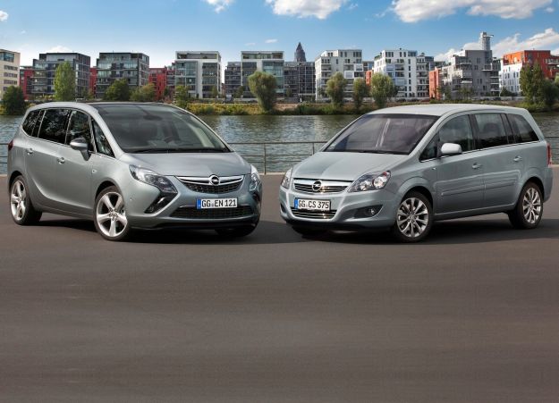 Opel Zafira Tourer 2012 generazione