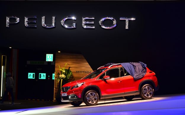 Peugeot 2008 restyling 2017: prezzi, motori e caratteristiche [FOTO]