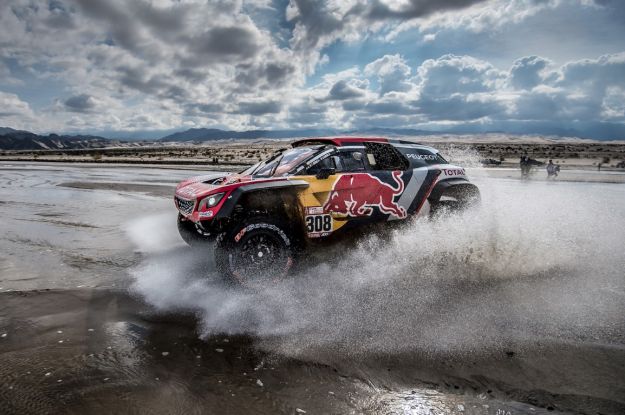 Dakar 2018: Sainz conferma la leadership dopo Chilecito, penalità cancellata per Peugeot