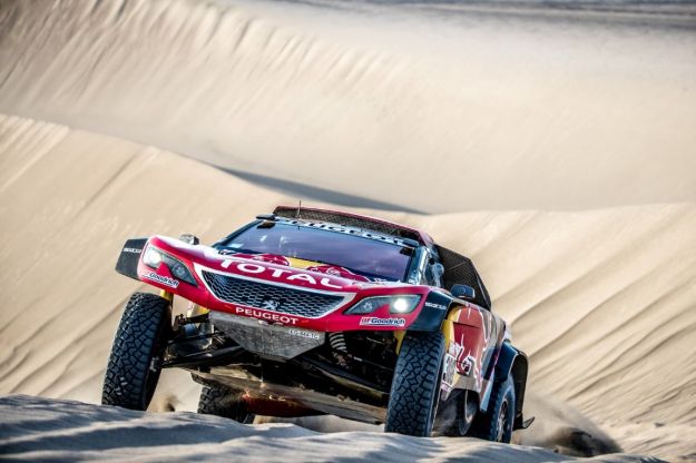 Dakar 2018: Peterhansel e Peugeot vincono ad Arequipa, Loeb costretto al ritiro
