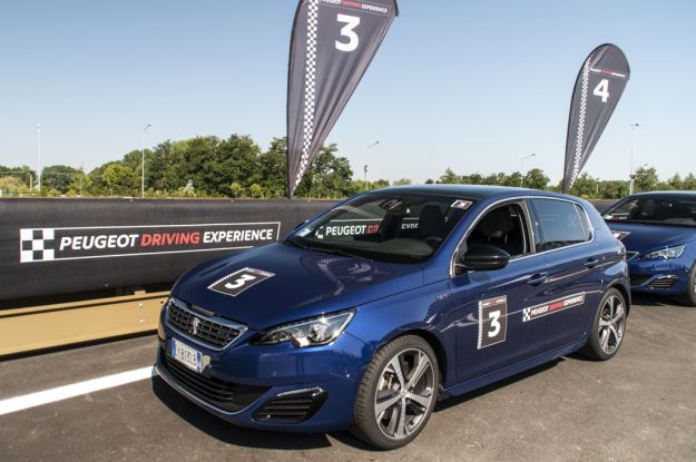 Peugeot 308 GT: prova su strada, prezzi, scheda tecnica [FOTO E VIDEO]
