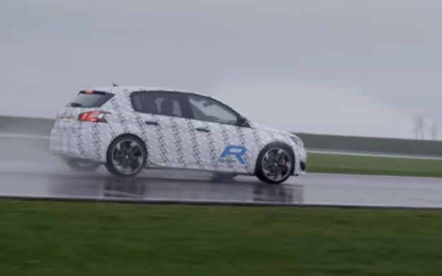Peugeot 308 R Hybrid, foto spia