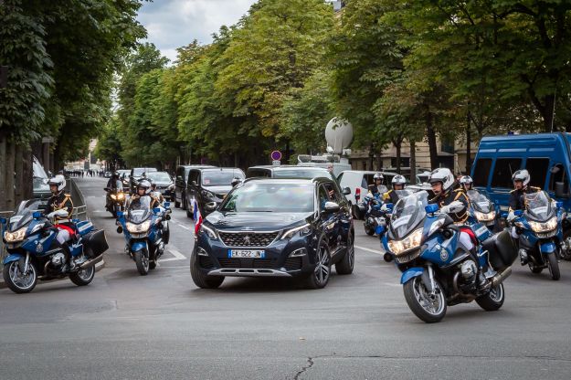 Peugeot 5008 con Macron