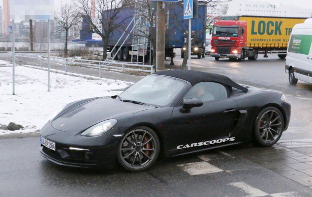 Porsche 718 Spyder, foto spia: motore boxer della 911 GT3