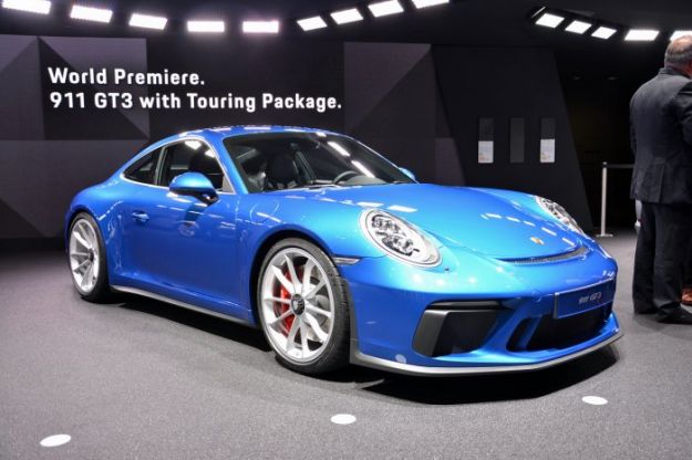 Porsche 911 GT3 Touring Package al Salone di Francoforte 2017: prezzo e scheda tecnica [FOTO]