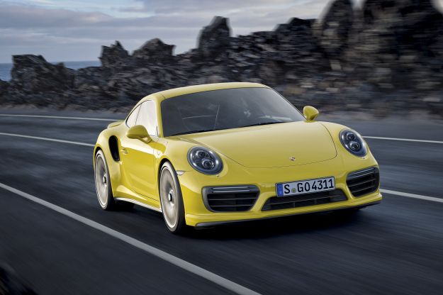 Nuova Porsche 911 Turbo e Turbo S 2016: prezzo, scheda tecnica e prestazioni [FOTO]