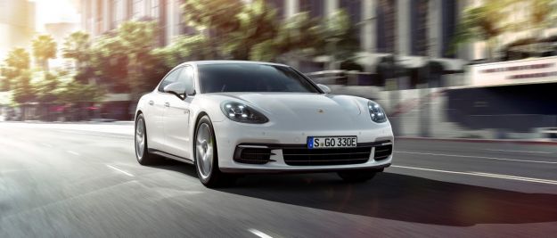 Nuova Porsche Panamera ibrida, l’ammiraglia diventa E-Hybrid integrale [FOTO]