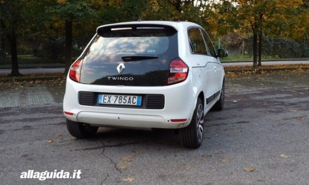 Nuova Renault Twingo: Prova Su Strada, Prezzo, Interni E Motori [Foto E Video] | Allaguida