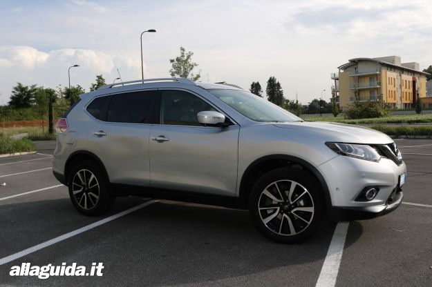 Nuova Nissan X-Trail 2017: prezzo, dimensioni e prova su strada [FOTO]