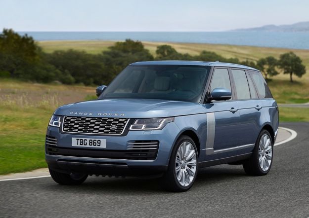 Nuova Range Rover facelift 2018, arriva l’ibrida plug-in: interni, uscita e caratteristiche [VIDEO]