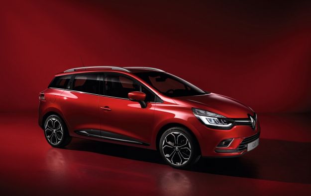 Nuova Renault Clio Sporter restyling 2017: prezzo, interni, dimensioni e consumi della station wagon [FOTO]