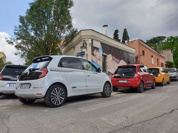 Renault Twingo: la prova su strada in anteprima