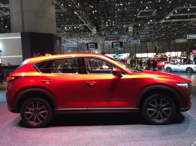 Nuova Mazda CX-5 2017: prezzo e dimensioni della nuova generazione del SUV [FOTO]