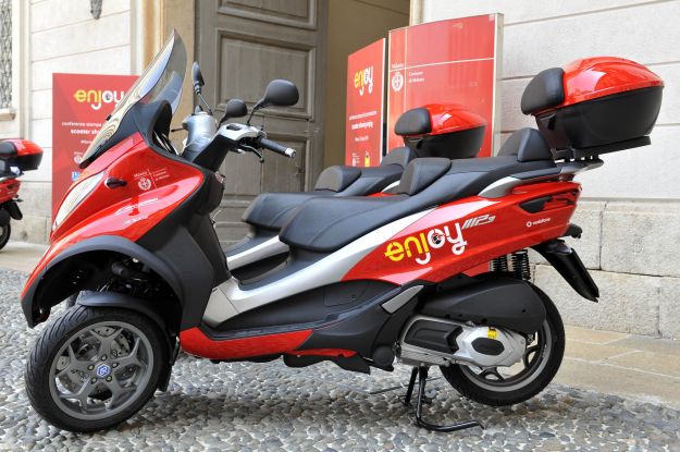 Chiusura servizio di scooter sharing Enjoy: addio ai Piaggio Mp3