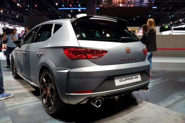 Seat Leon Cupra R 2017: prezzo e scheda tecnica della Leon per chi non si accontenta [FOTO]