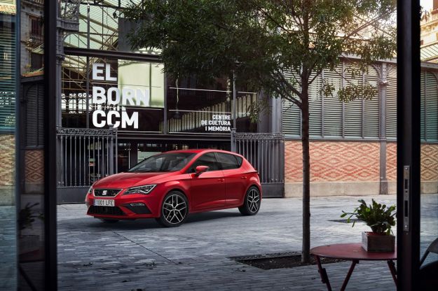 Nuova Seat Leon restyling 2017: prezzo, interni e dimensioni [FOTO]