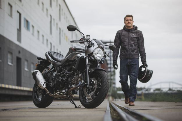 Suzuki SV650X ad EICMA 2017: caratteristiche della café racer della media giapponese