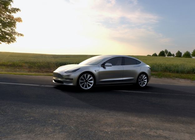 Tesla Model 3 (1)