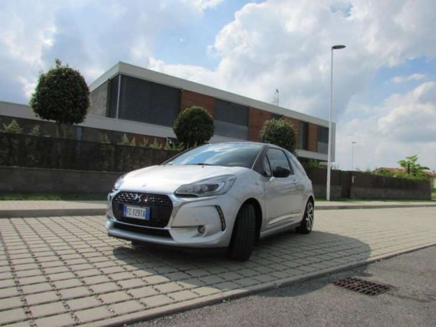 Nuova DS 3 2017: la prova su strada del 1.6 BlueHDi 120cv, prezzo e interni [FOTO]