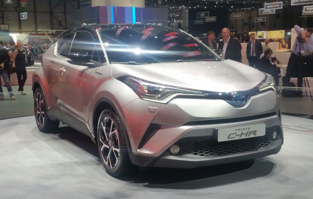 Toyota C-HR: dimensioni, motori e uscita del crossover compatto [FOTO]