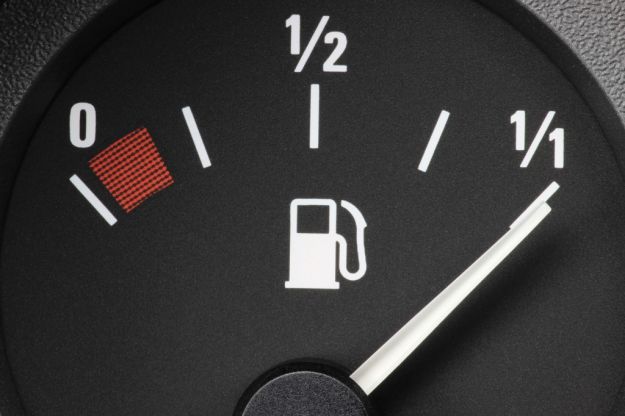 Trucchi per risparmiare benzina: arriva l’acceleratore che abbatte i consumi