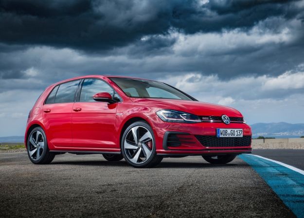 Volkswagen Golf GTI Performance 2017: più potenza e 0-100 in 6,4 secondi [FOTO]
