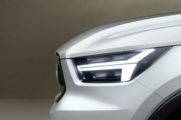 Volvo XC40, teaser: il suv è pronto al debutto