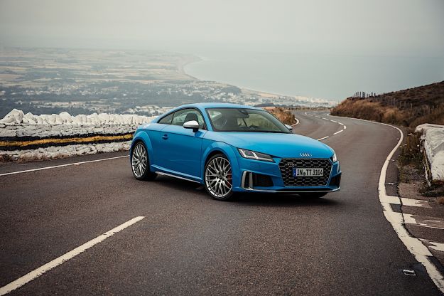 Nuova Audi TT e TTS Coupé e Roadster: il restyling della terza generazione