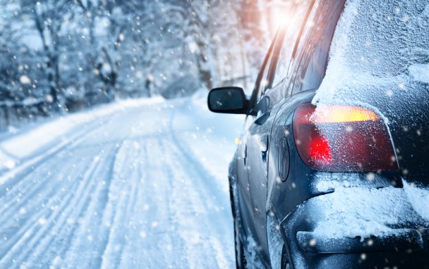 auto in inverno
