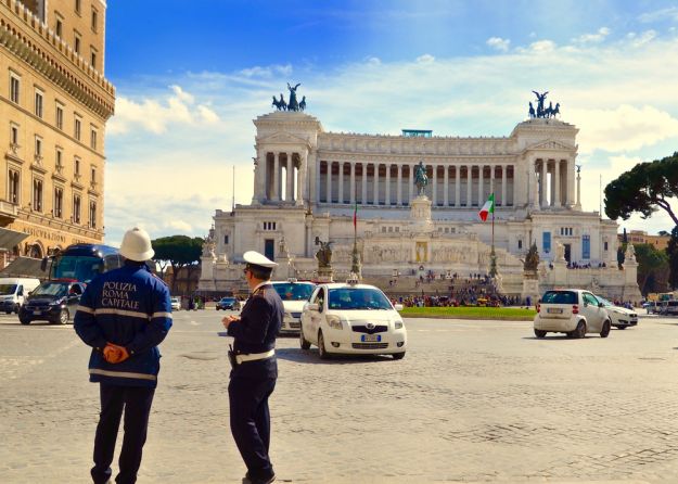Domenica ecologica Roma, stop alle auto il 9 febbraio: orari, fasce e quali vetture possono circolare