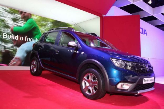 Dacia Sandero e Logan 2017: il restyling di tutta la gamma [FOTO]