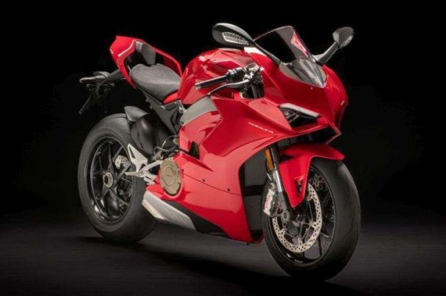 ducati panigale v4 tre quarti avanti
