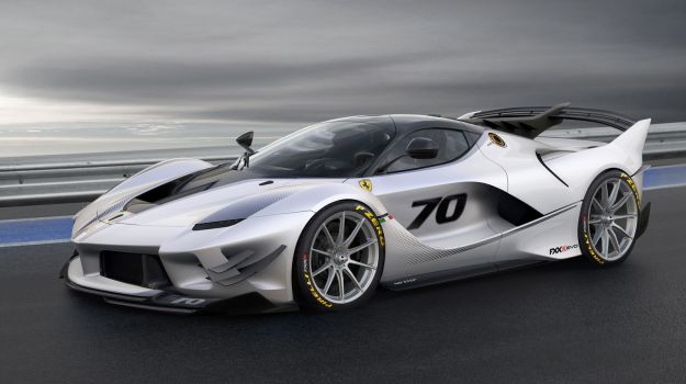 Ferrari FXX-K Evo: 1050 CV e 23% in più di downforce la incolla all’asfalto [FOTO]