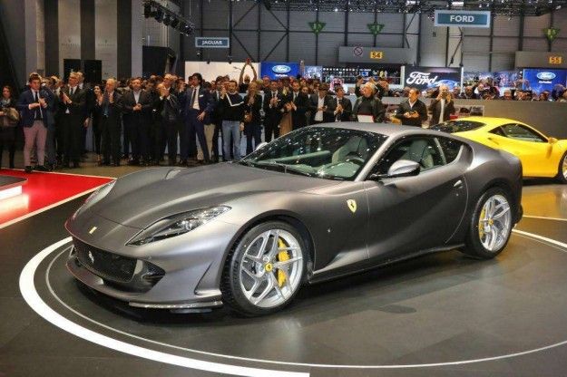 ferrari 812 superfast salone di ginevra 2017