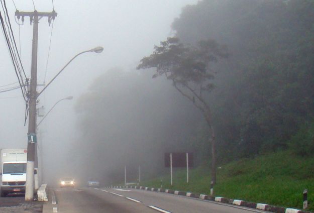 Come guidare con la nebbia: i nostri consigli da seguire