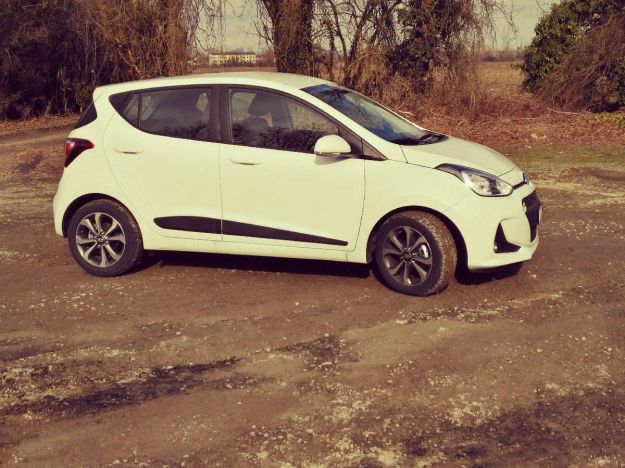 Hyundai i10 2017: prezzo, dimensioni, interni e prova su strada [FOTO]