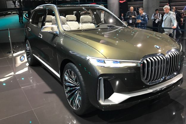 Nuova Bmw X7 Concept 2017: informazioni del maxi SUV bavarese [FOTO]