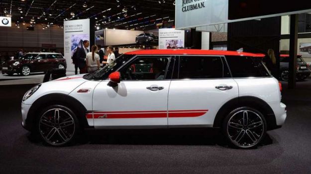 Mini al Salone di Parigi 2016: la nuova Clubaman JCW è la protagonista [FOTO]