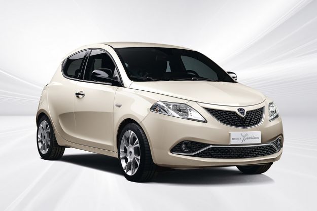 Nuova Lancia Ypsilon restyling 2017: prezzi e scheda tecnica, anche a Metano [FOTO]