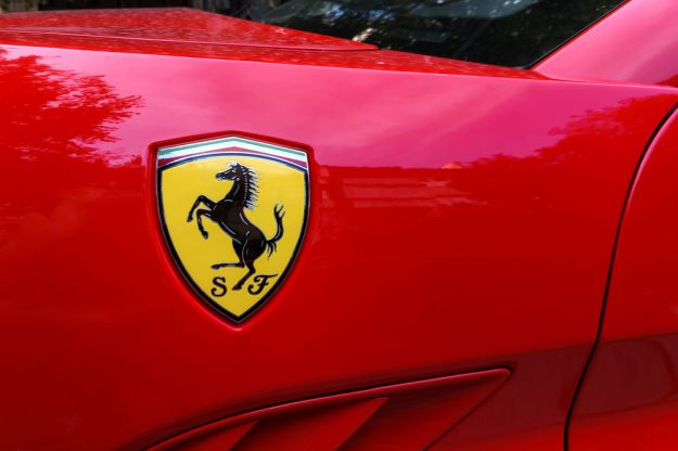 logo ferrari