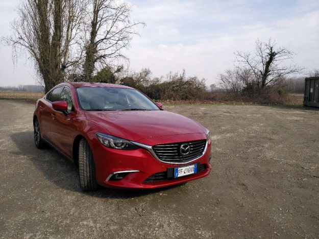 Mazda 6 2017: prezzo, prova su strada e interni della berlina [FOTO]