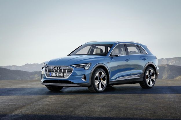 Audi e-tron: elettrico e sportivo il SUV dei Quattro Anelli