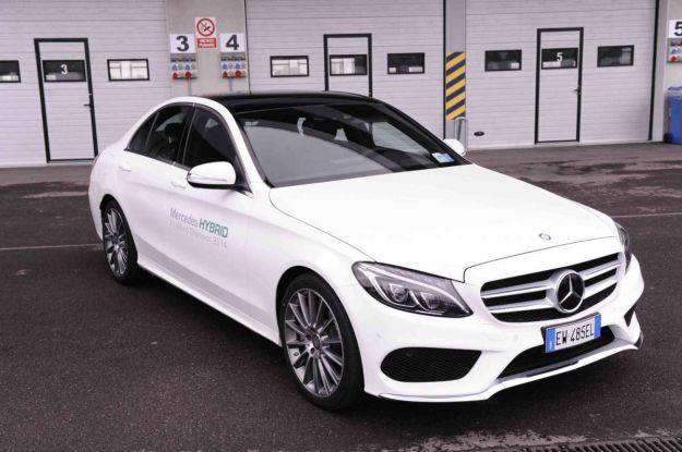 mercedes classe c 300 bluetec hybrid prova in pista