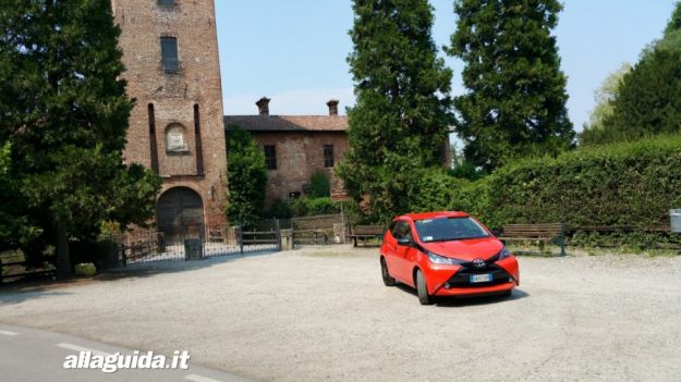 Toyota Aygo: prezzo, scheda tecnica e prova su strada [FOTO e VIDEO]