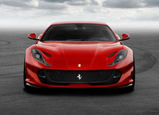 Ferrari 812 Superfast: confronto con le concorrenti dirette [FOTO]