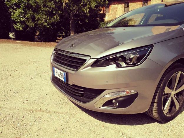 Peugeot 308 Station Wagon 2018: prezzo, dimensioni e prova su strada della SW [FOTO]